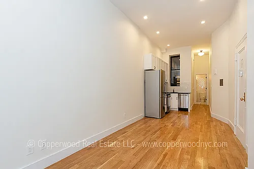 121 E 82nd St #1 Photo 1