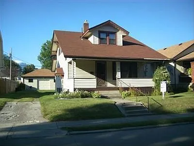 145 Bellaire Ave photo 1