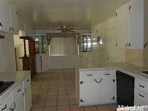2nd image of 2706 Manzanita Ave