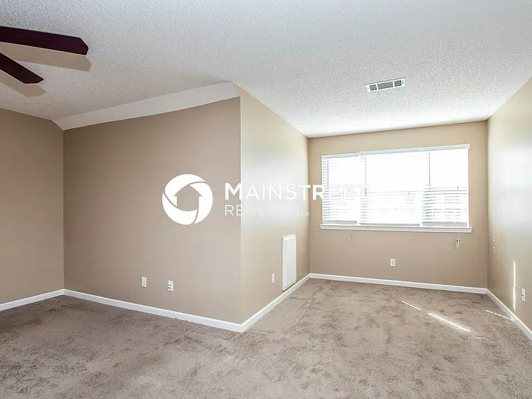 4012 Meadow Glen Way — Photo 9