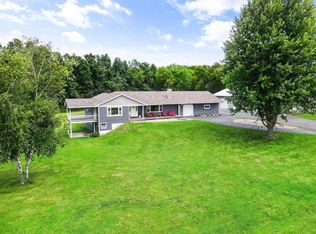 64 Oakland Rd, Cambridge, WI 53523