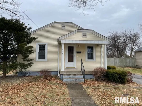 929 S Main St, Canton, IL 61520