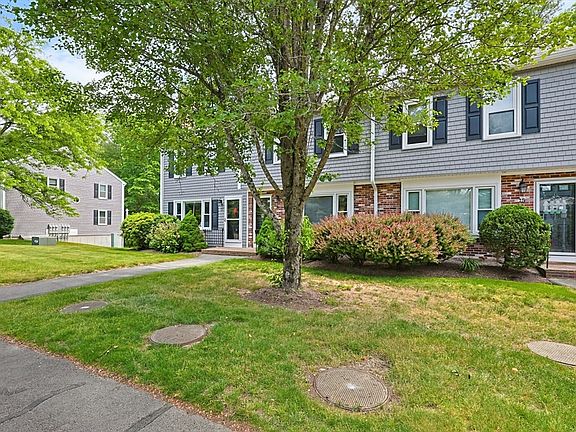 4th image of 14 Sharron Dr