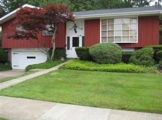 13760 Martin Dr, Garfield Heights, OH