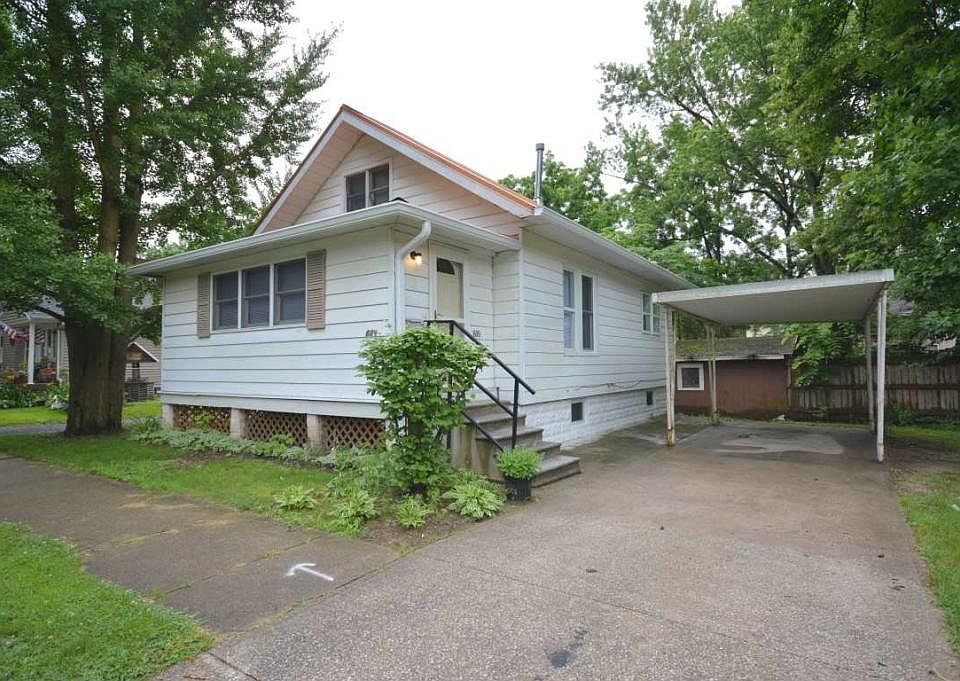 1st image of 689 Milwaukee Ave