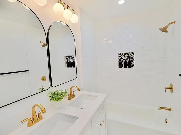 1037 Gladys Ave — Photo 10