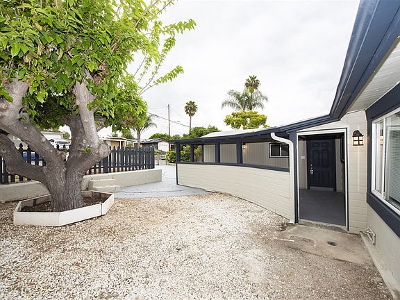 3rd image of 9853 Ivanho St