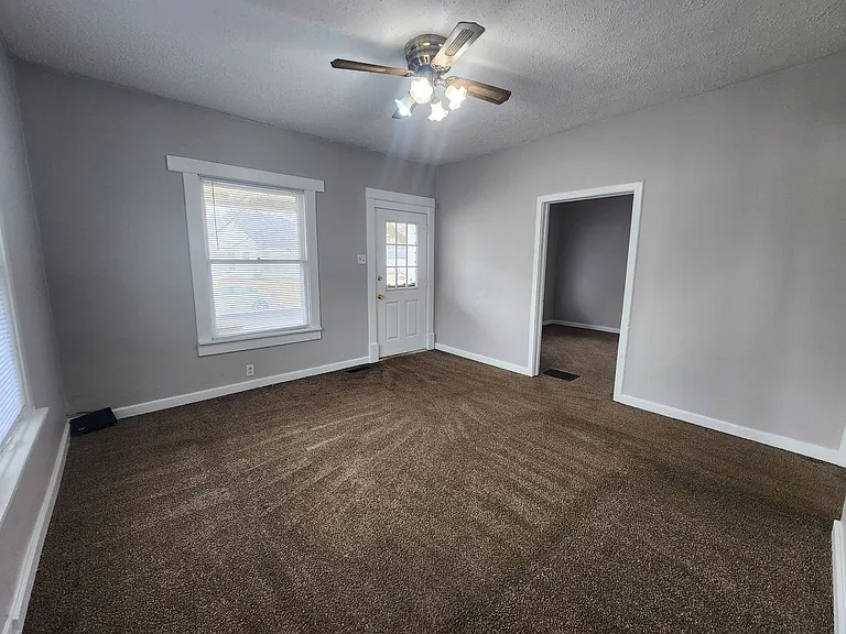 1436 Sycamore St — Photo 3