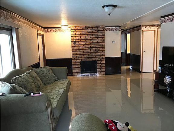 5th image of 227 Robin Hood Dr