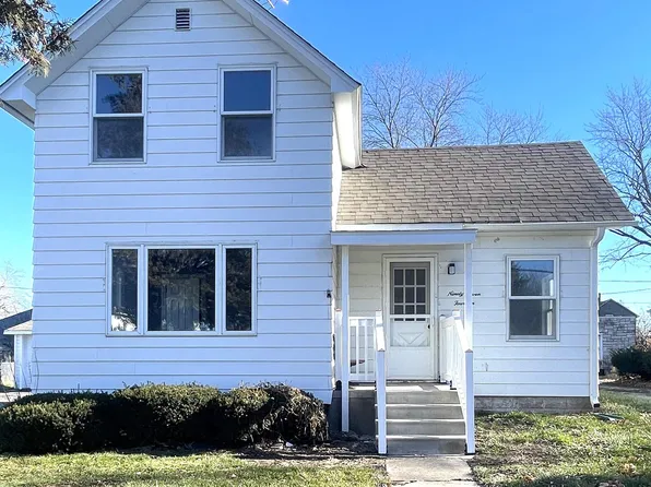 9714 Main St, Hebron, IL 60034