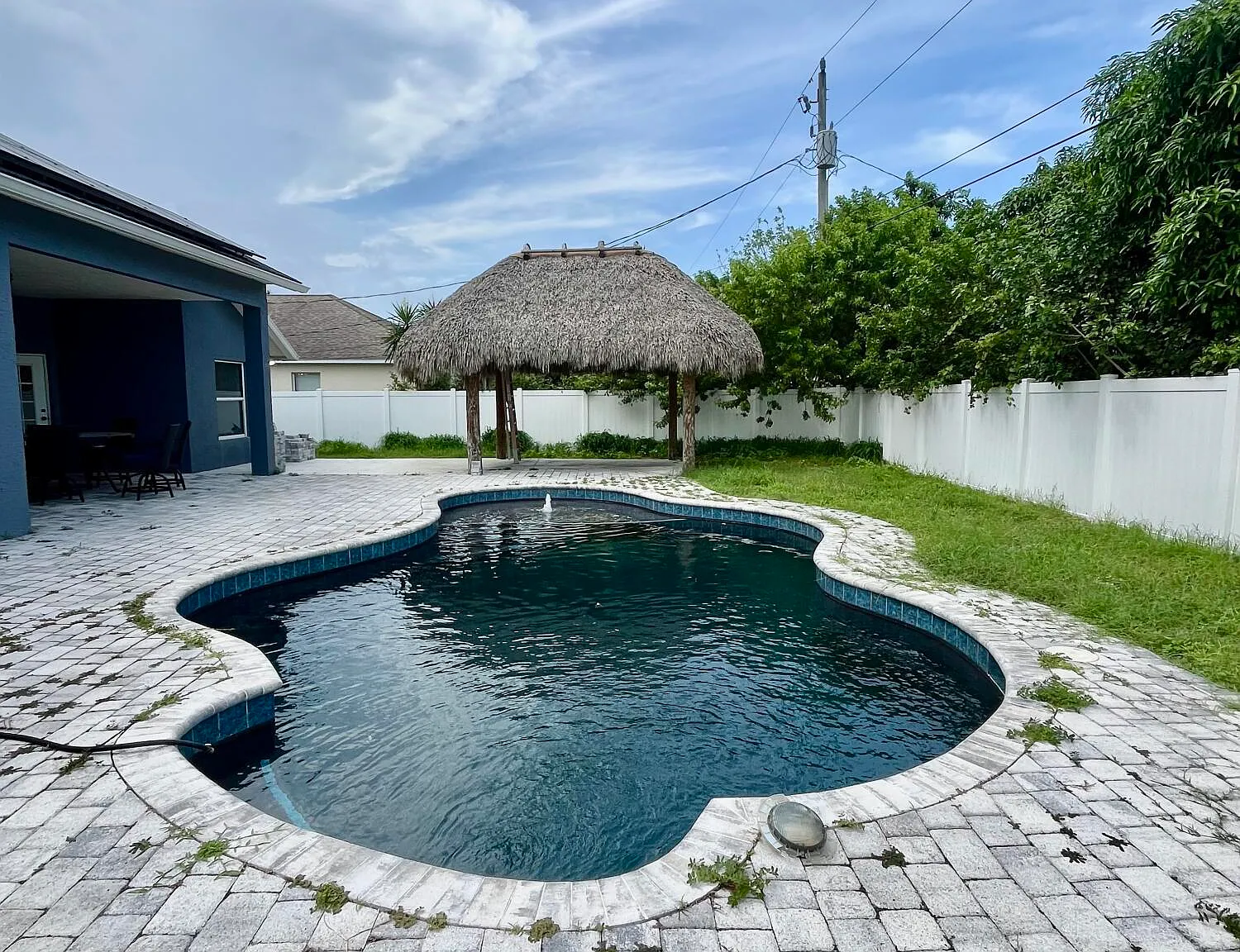 3 bed, 2.0 bath, 2084 sqft, $3,150 — Photo 1