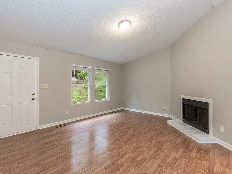 1822 Birmingham Ave — Photo 3