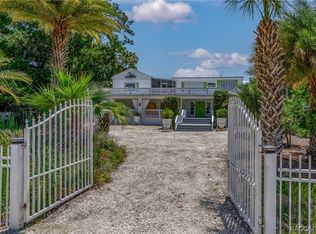 6611 Riverside Dr, Yankeetown, FL 34498