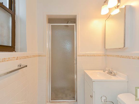 3rd image of 645 W 239th St APT 1G