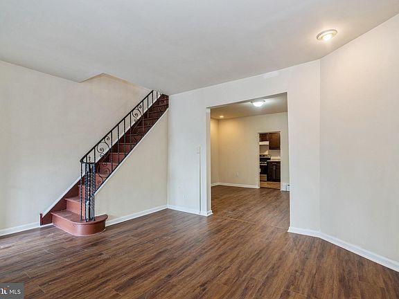 3rd image of 2620 S Berbro St