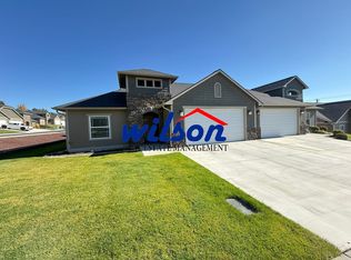 209 N 89th Ave, Yakima, WA 98908