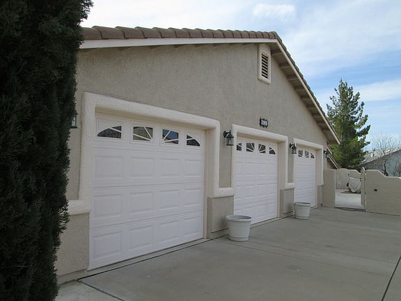 3 car garage