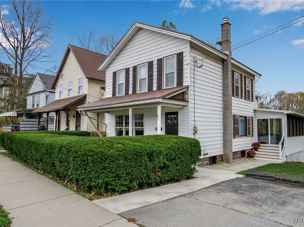 58 Market St, Attica, NY 14011