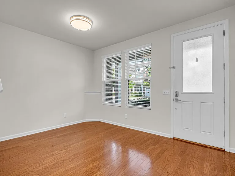 1034 Livingstone Ln — Photo 15