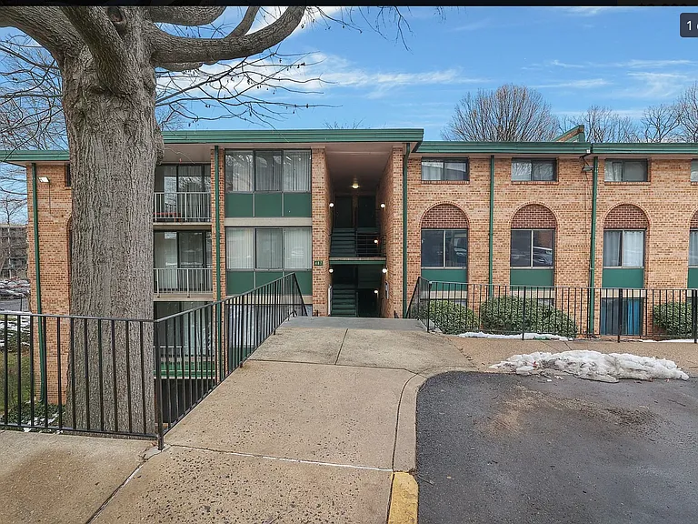 487 N Armistead St #301 — Photo 18