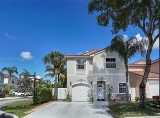 3850 Tree Tops Rd, Hollywood, FL 33026