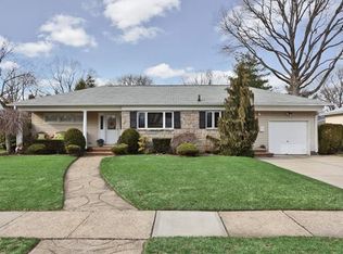 59 Vassar St, Garden City, NY 11530
