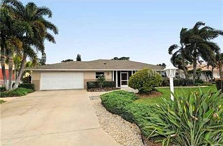 1st image of 7773 Holiday Dr N