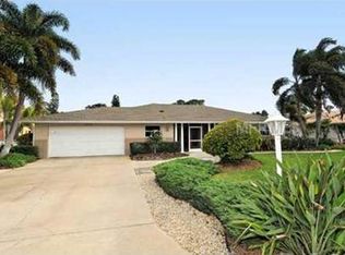 7773 Holiday Dr N, Sarasota, FL 34231