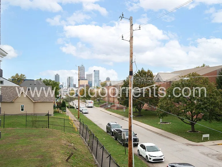1329 E Market St #8 — Photo 30