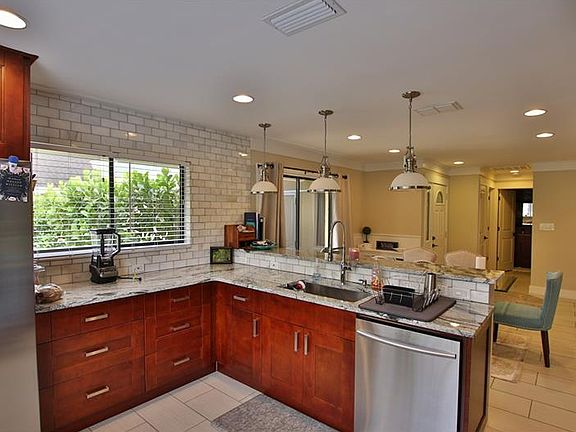 5th image of 4226 Carriage Dr #49