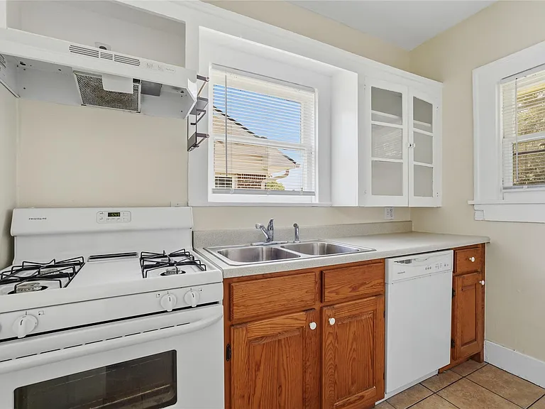 4201 Woodleigh St #3 — Photo 6