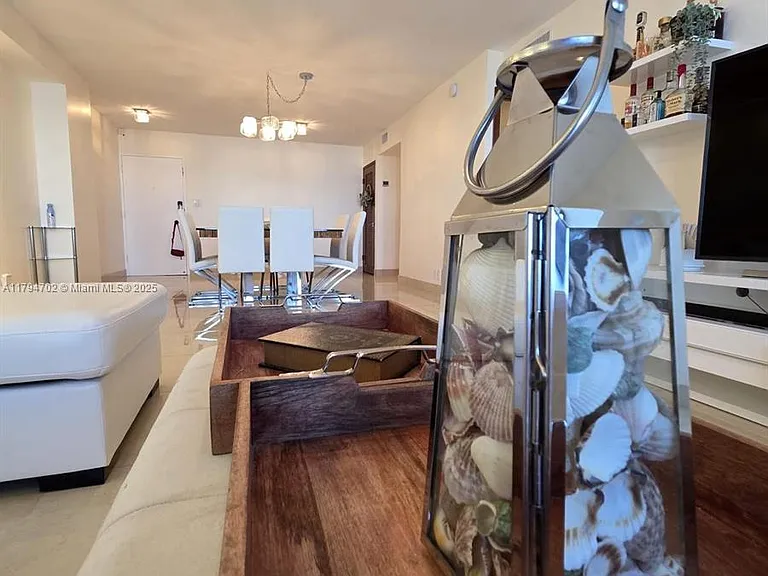 9225 Collins Ave #1409 — Photo 4