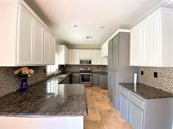 4th image of 12956 Canary Ct