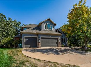 6823 Woodstock Ct, Shawnee, KS 66218