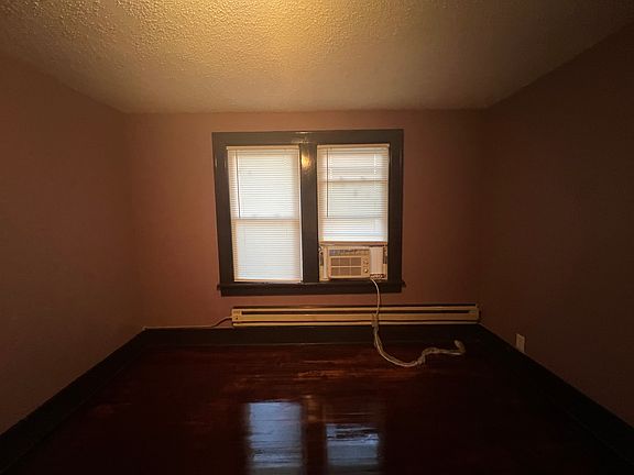 3rd image of 1073 Blair Ave #1073