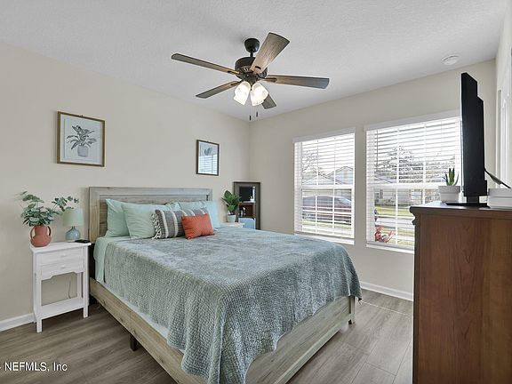 4th image of 2463 BEACHVIEW Drive
