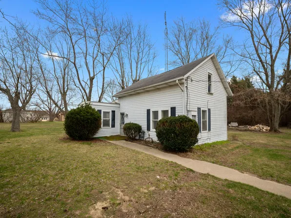 600 Benson Rd, Benton Harbor, MI 49022