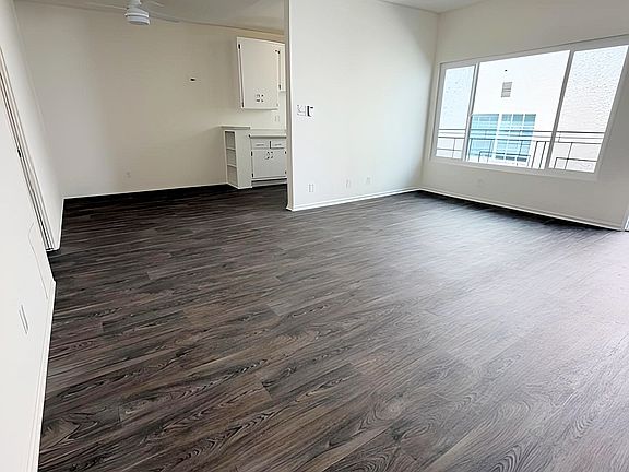 3rd image of 321 S Hamel Rd APT 6