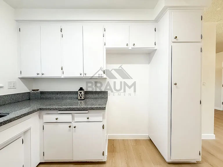 5131 Buffalo Ave — Photo 8