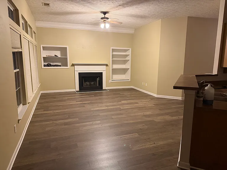 808 Waterloo Ct — Photo 8