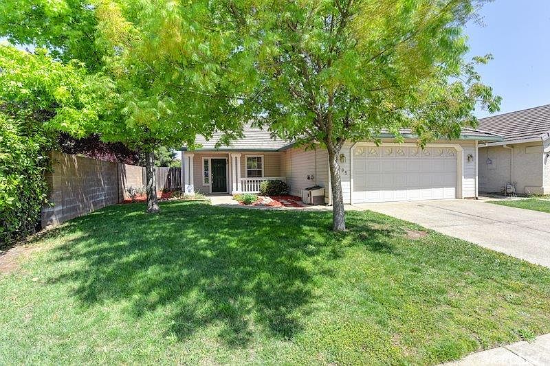 1st image of 1495 Larkflower Way