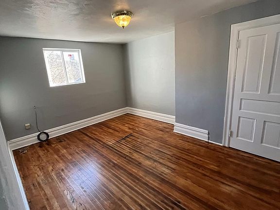 5th image of 805 Valley St #1