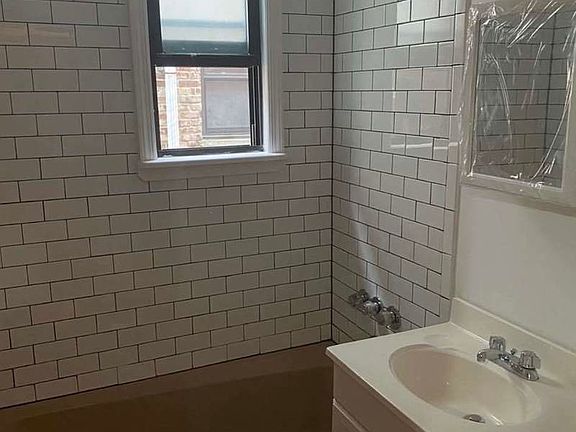 3rd image of 31-19 35th St #2R
