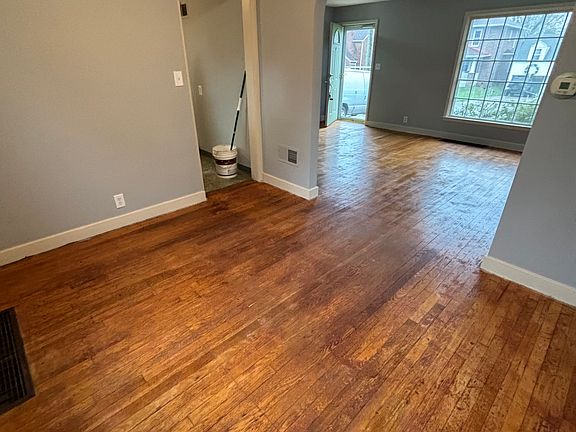 3rd image of 32 Clifton Ave