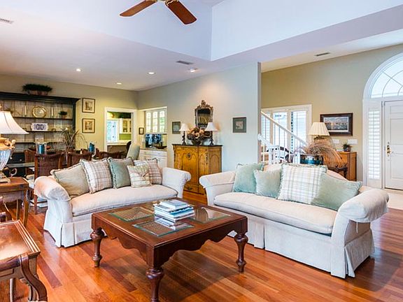 4th image of 283 Governors Dr