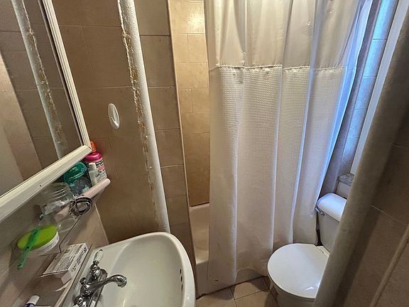 3rd image of 264 E 2nd St APT 19