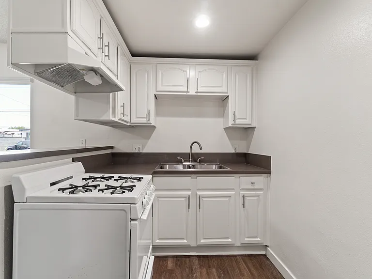 Stonewood Apartments — Photo 11