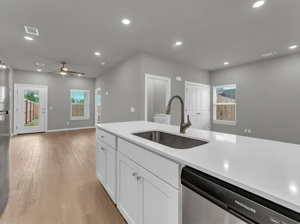 1401 Poigai, Bentonville, AR 72713