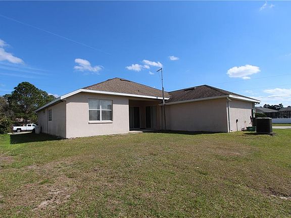 2nd image of 1858 Villa Dr
