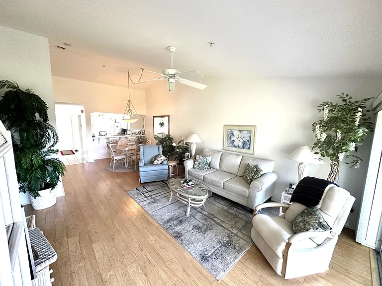 204 Silver Lake Dr #203 — Photo 3